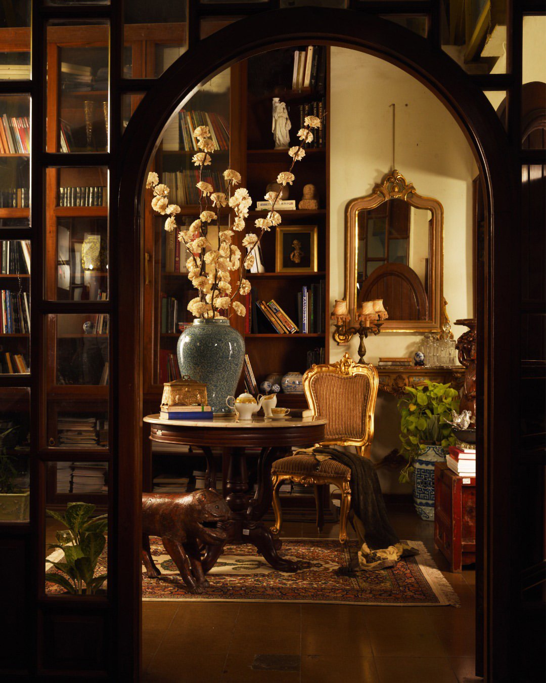 Italian vintage mirror with an ornate frame from The Great Eastern Home’s latest collection.